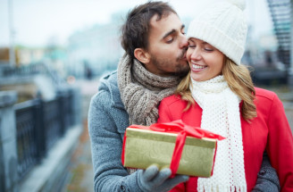 Čím potešiť ženu na Valentína? Takýmto darčekom rozhodne vyčaríš úsmev na tvári!